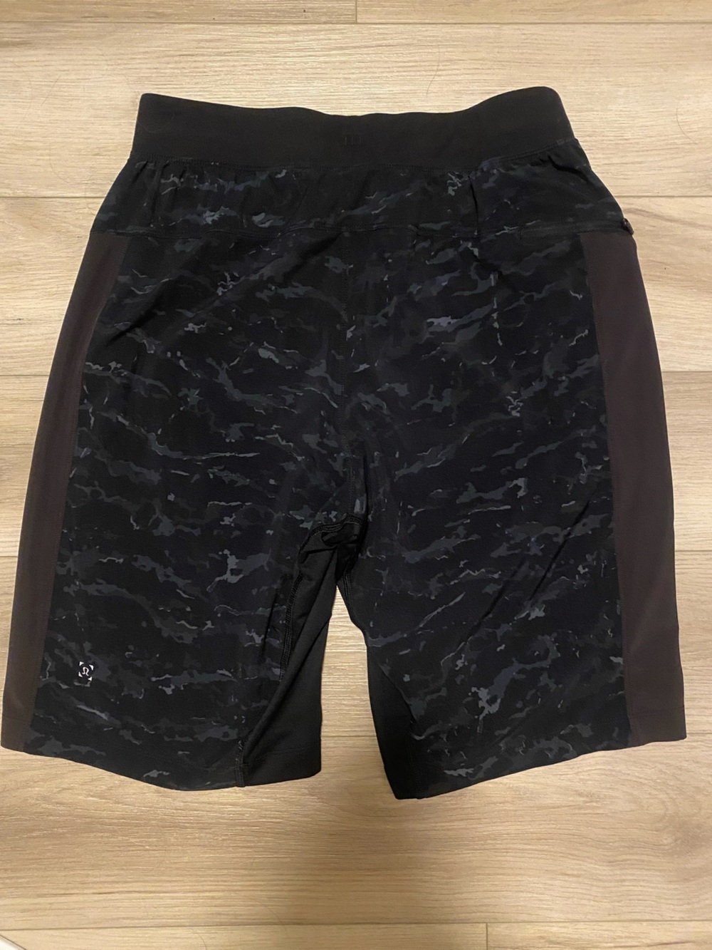 Lululemon T.H.E. Short Linerless 11"
The Elements Cyberspace Black Size Medium - Picture 3 of 5